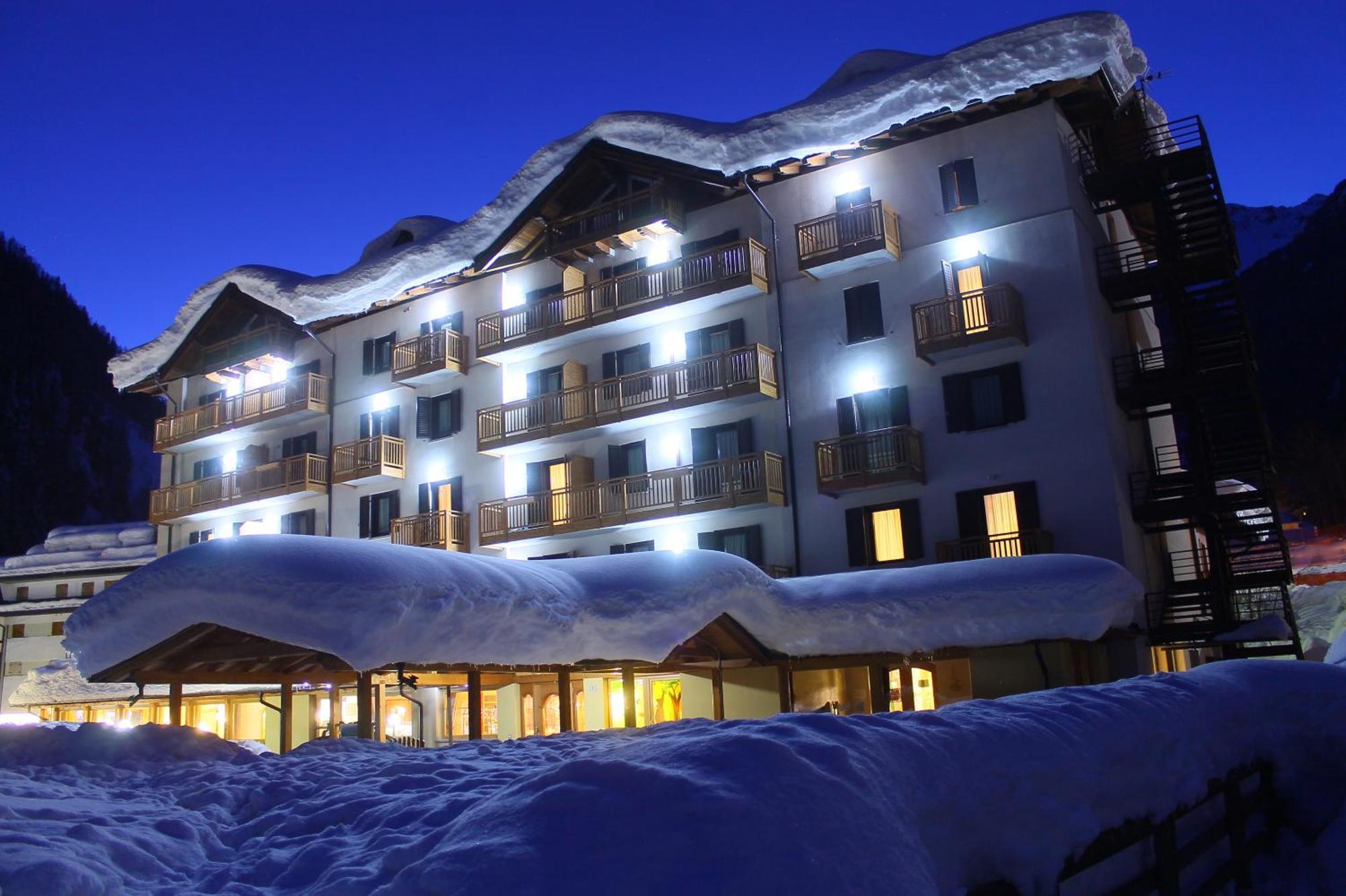 Hotel Cristallo Peio Exterior photo
